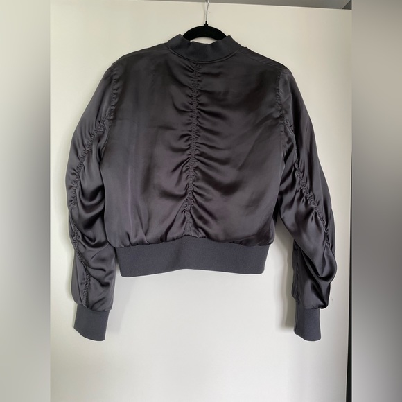 H&M crop jacket - Picture 2 of 2